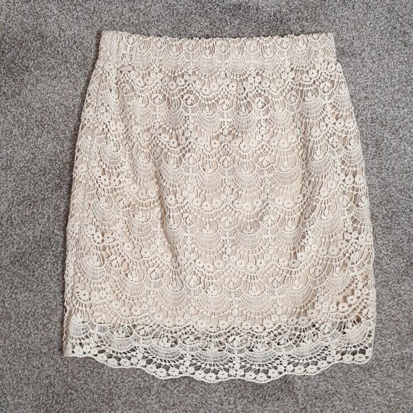FOREVER 21 Ivory Lace Short Pull-On Pencil Skirt w Lining; Size Small - Picture 3 of 5